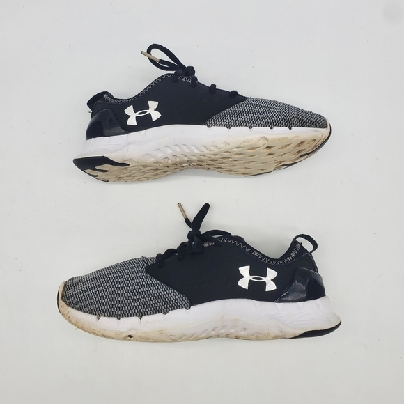 Under Armour Flow RN Grid Women Shoes Size 7 Black Gray 1276683-052 - Picture 6 of 12